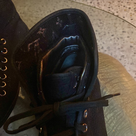 Louis Vuitton sneakers shoes - Picture 4 of 6